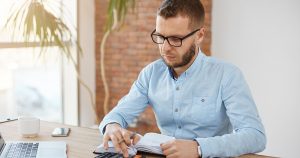 Estimateur et évaluateur